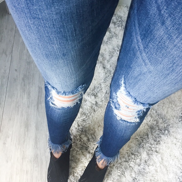 Distressed Denim Jeans - Picture 7 of 8