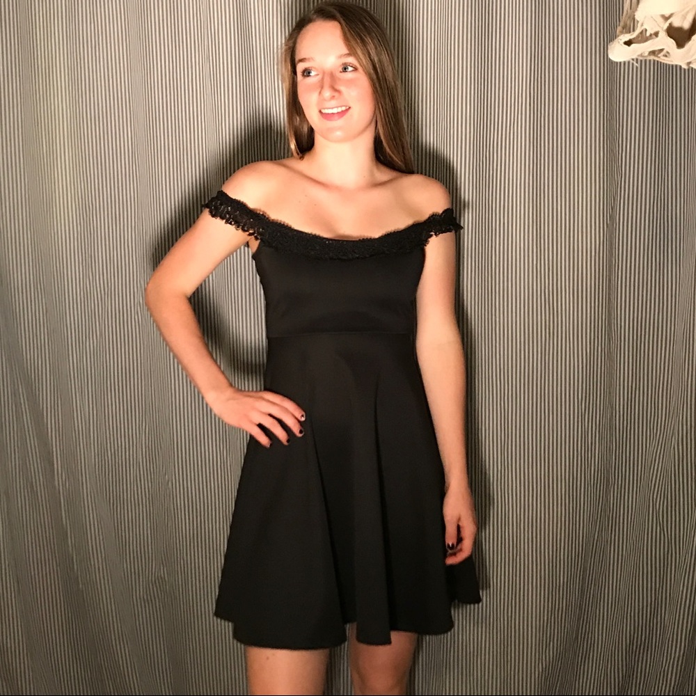 Black Off the Shoulder Lace Dress