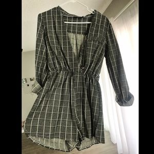 Grey patterned long sleeve romper