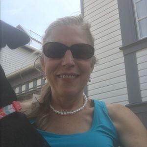 Meet your Posher, Denise