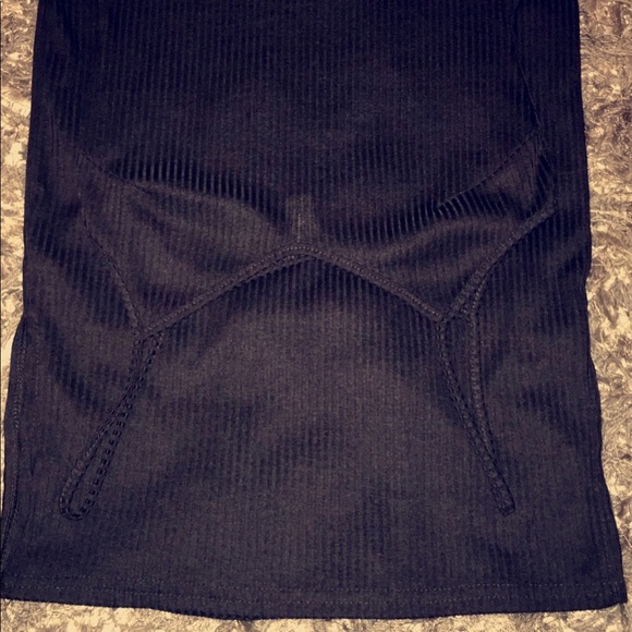 Fitted dress - Picture 3 of 3