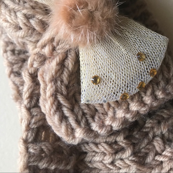 Winter Bow Headband 🎀 - Picture 3 of 4