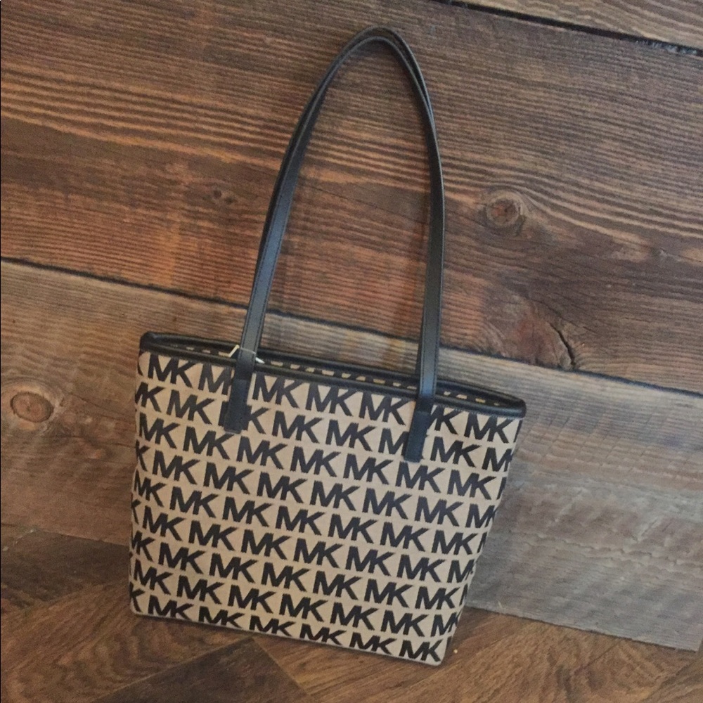 BNWT Michael Kors Purse