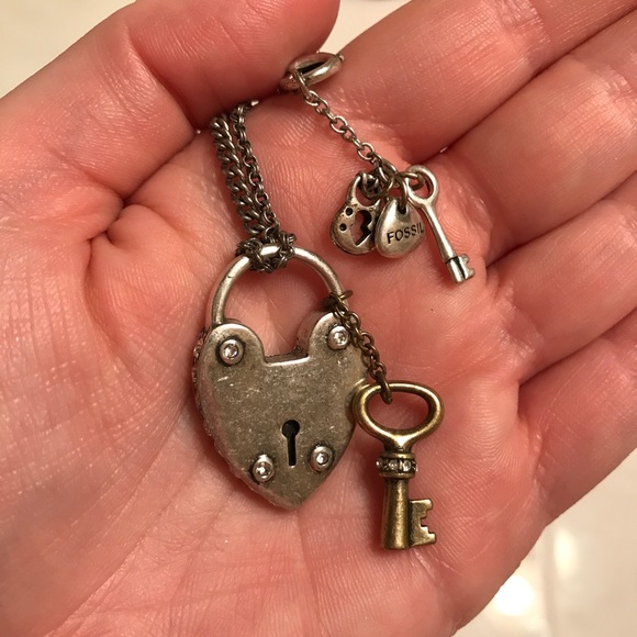 Fossil Heart & Key Necklace - Picture 2 of 4