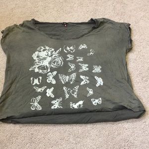 Aritzia - Talcula basic shirt