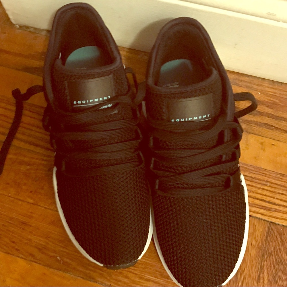 Women's Adidas sneakers