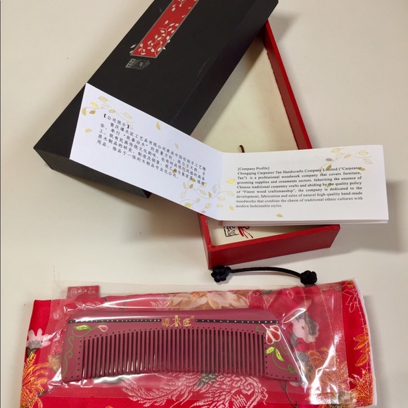 Tan's Gift Set-Comb Boxwood Lacquer Blossom - Picture 1 of 3