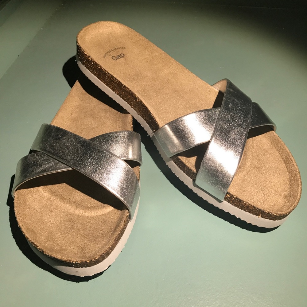 Gap women's Slide Sandals size 6W NWOT