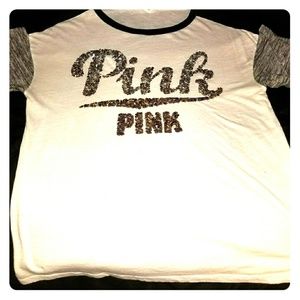 VS pink t-shirt