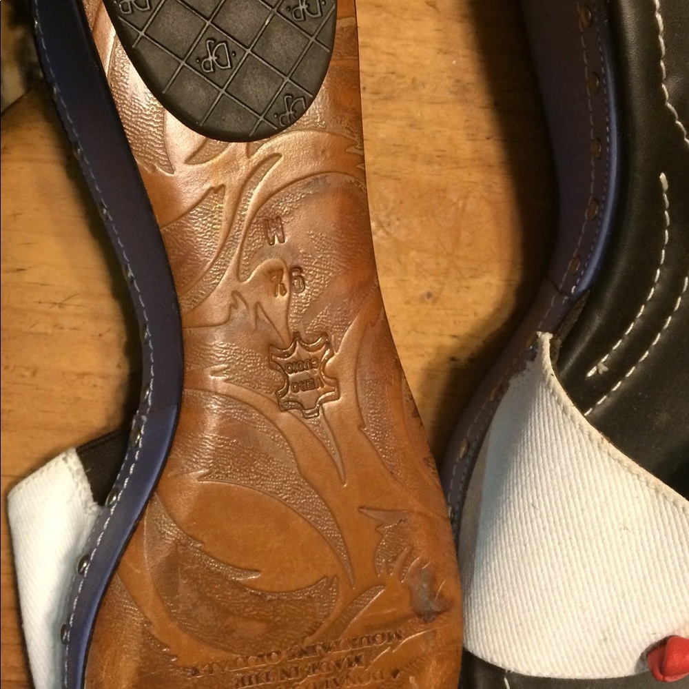 Donald j pliner sandals size 9 1/2 M