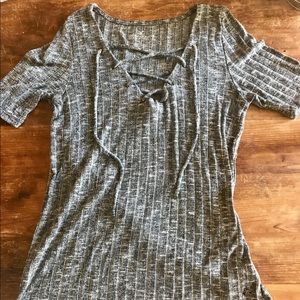 AMERICAN EAGLE THIN 3/4 SWEATER SHIRT WITH TIES