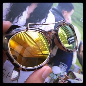 💛Steve Madden Mirrored Sunnies💛
