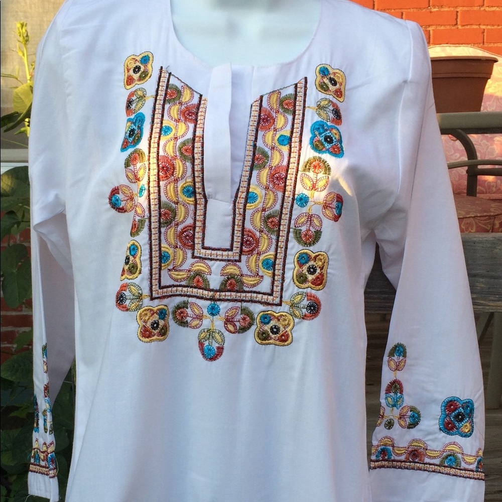 NWOT White Arabesque Tunic