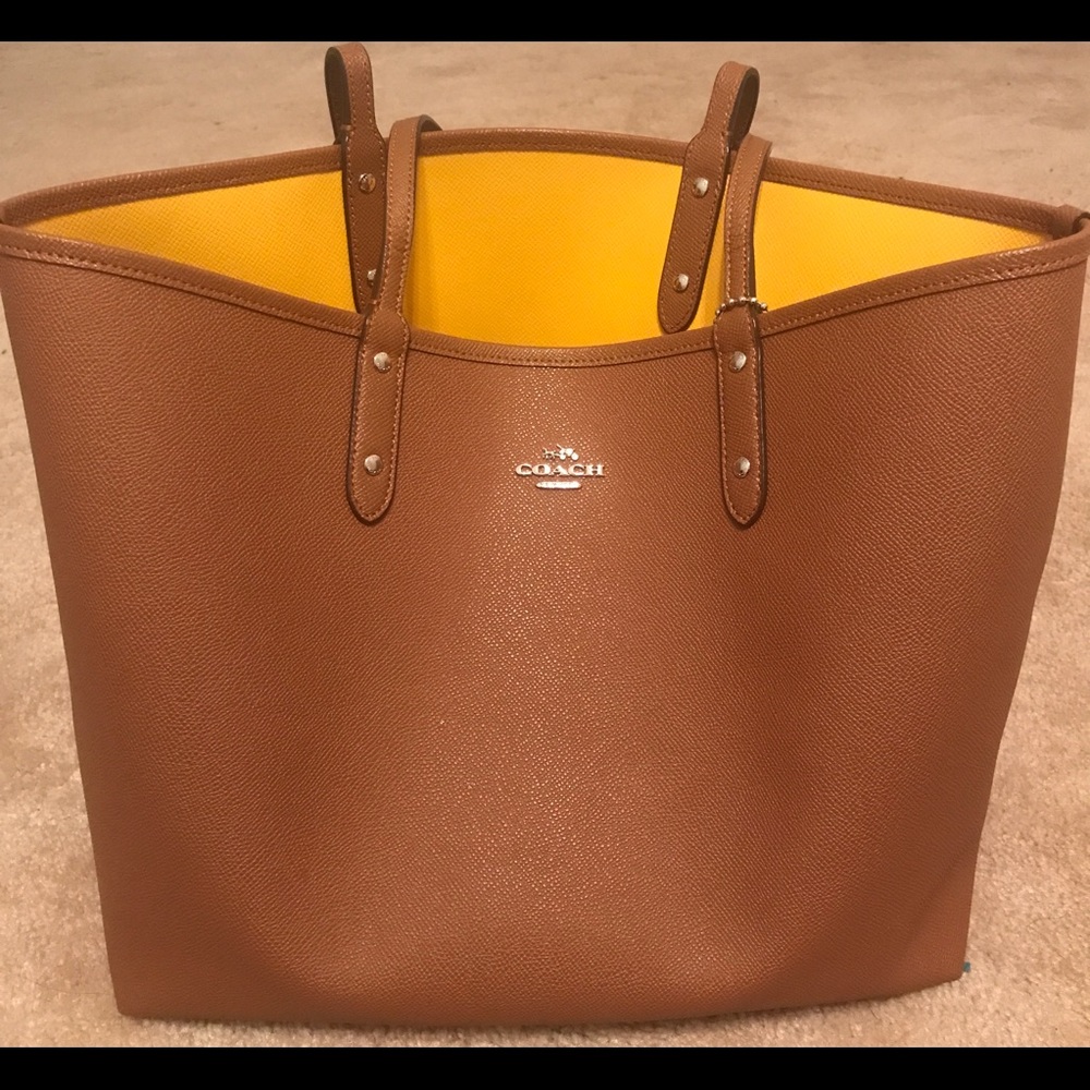 Coach reversible tote yellow/brown w/ pouch