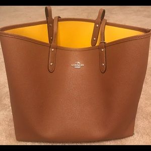 Coach reversible tote yellow/brown w/ pouch