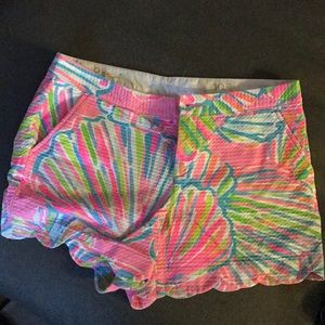 Iilly Pulitzer pink shorts