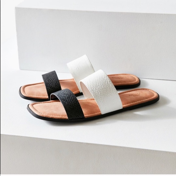 Urban Outfitters Shoes - black and white slide sandals💕