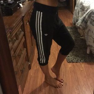 Adidas cropped pant🍂