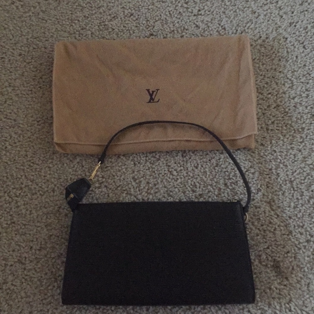 Black Louis Vuitton Shoulder Bag Clutch