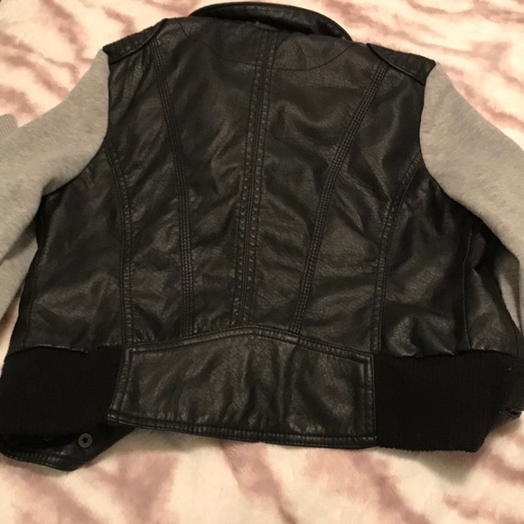 *SOLD* LEATHER JACKET - Picture 5 of 5