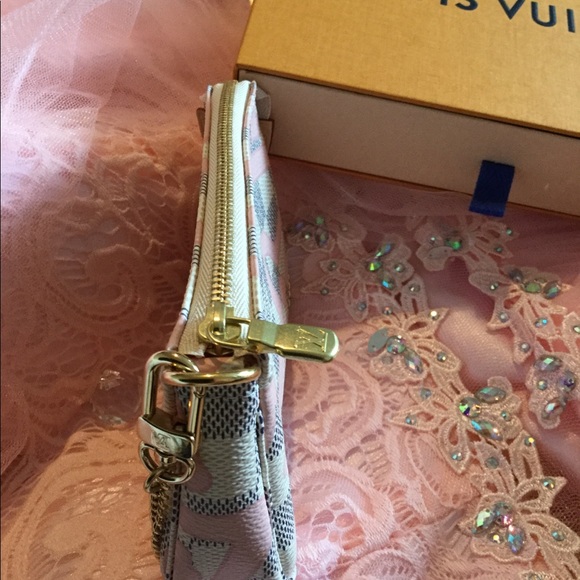 LOUIS VUITTON TAHITENNE POCHETTE - Picture 5 of 7