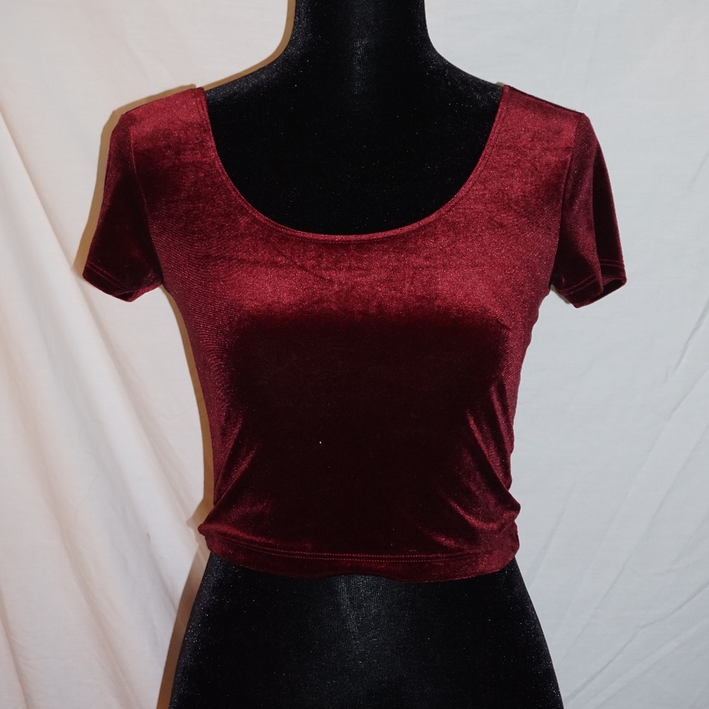RED VELVET CROP TOP