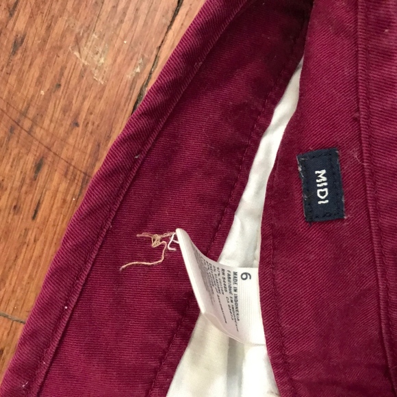 American Eagle Canvas wine coloured shorts 6 - Picture 3 of 3