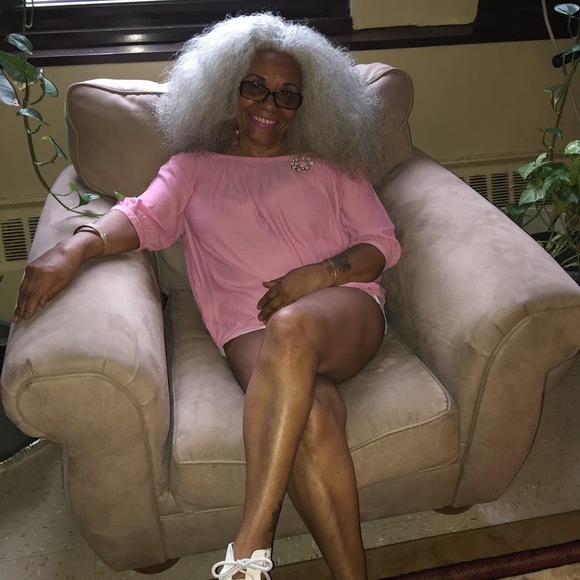 Meet your Posher, Maria - Picture 1 of 1