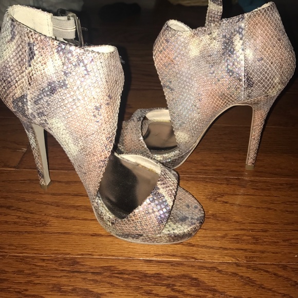 Heels - Picture 1 of 1