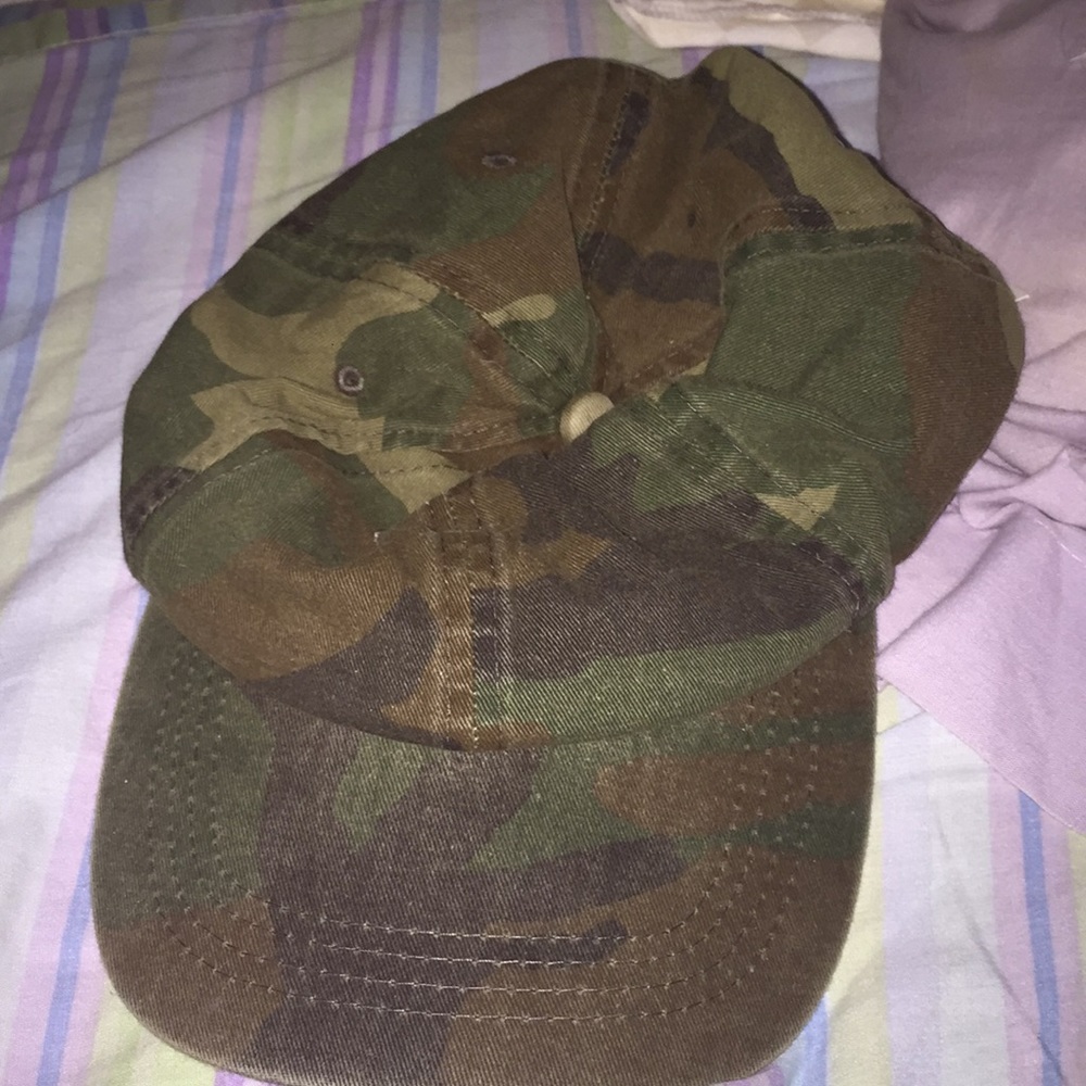Francesca's cameo hat