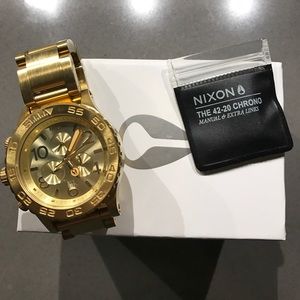 Woman's Nixon 42-20 Chrono watch