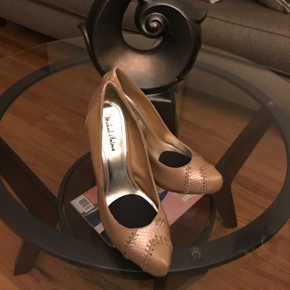 Beautiful Chevron Nude Heels