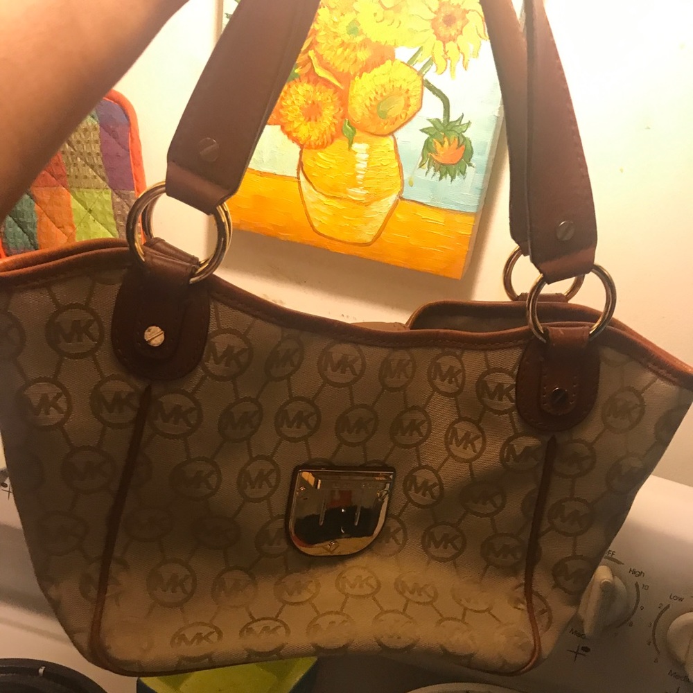 Micheal Kors Purse