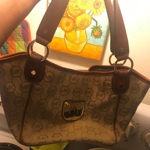 Micheal Kors Purse