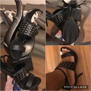 Black ankle sandals