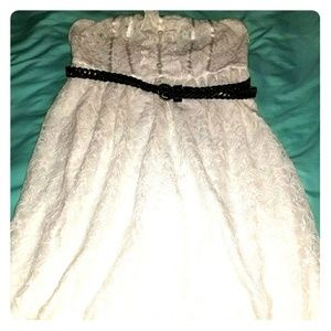 Lace dress with belt