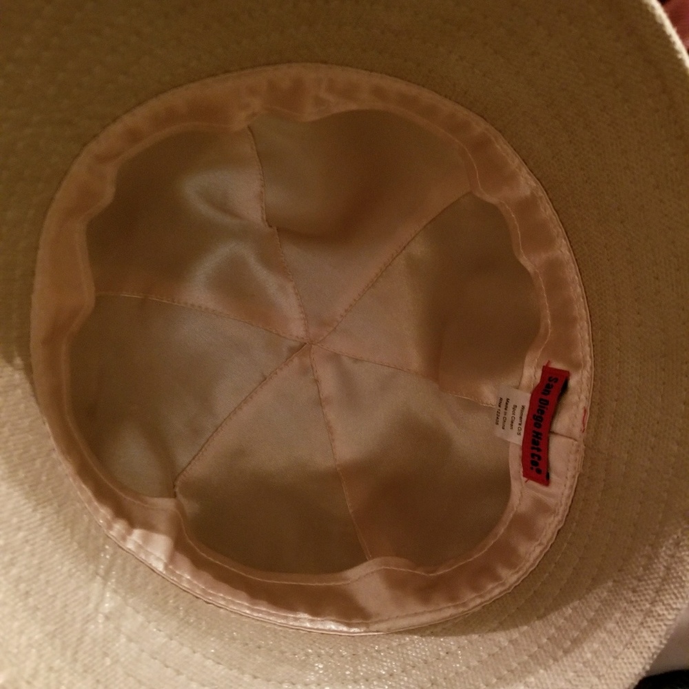 Hat - Picture 4 of 4