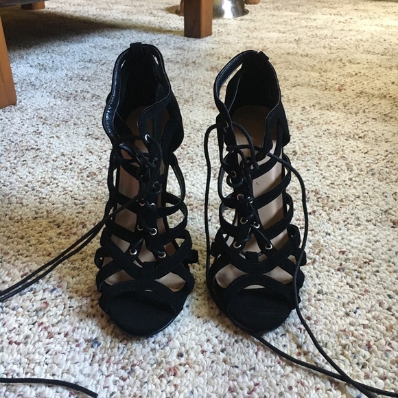 Brand new heels size 7 - Picture 1 of 3