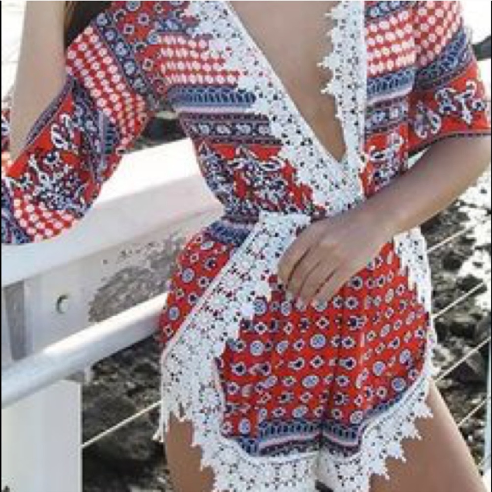 🆕 Fall 🍂 Geometric Plunging Neckline Romper