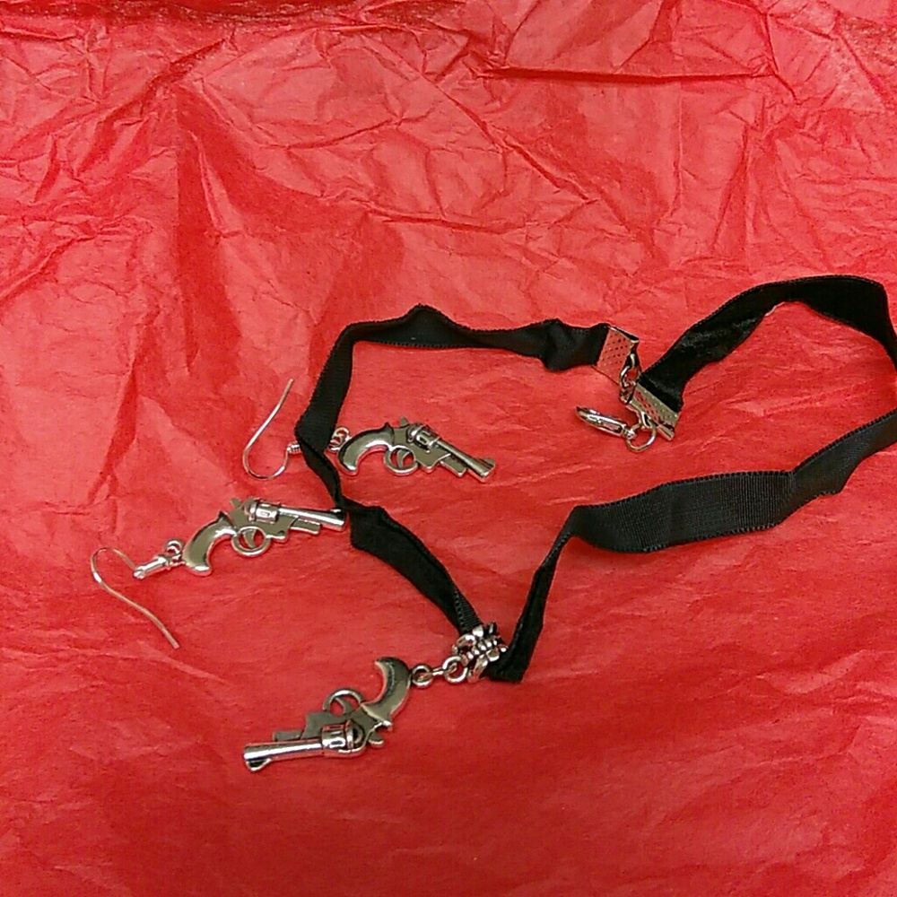 Pistol earrings and choker