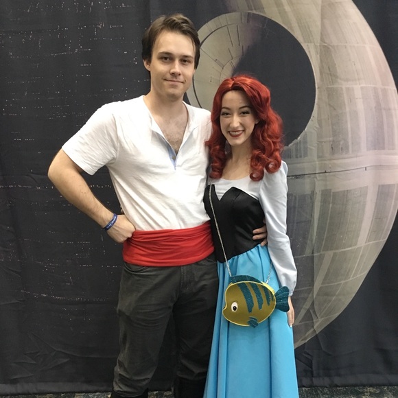 Meet your Posher 💖 - Picture 2 of 4