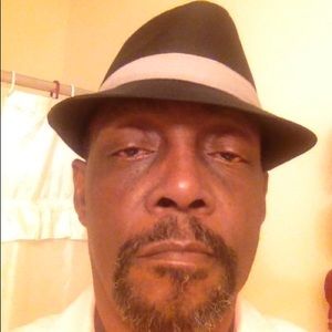 Meet your Posher, Lewis