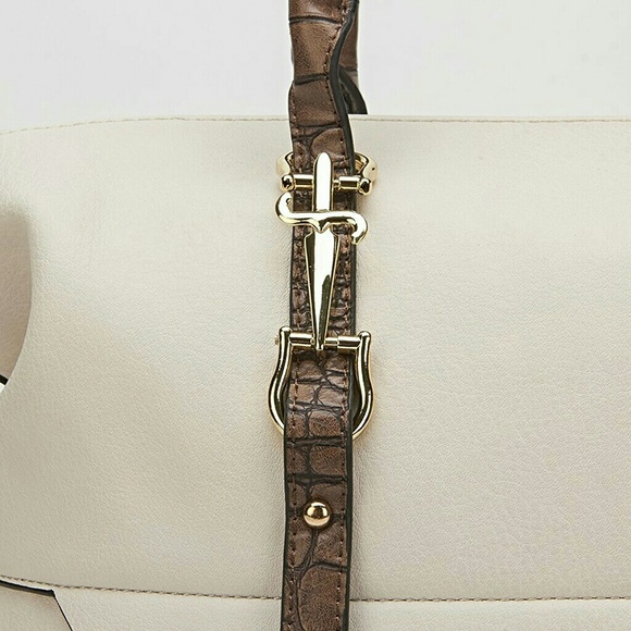 NWT! GORGEOUS HANDBAG ❤️ - Picture 2 of 7