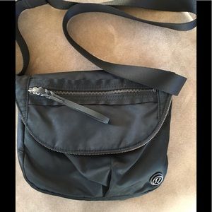 Lululemon festival bag