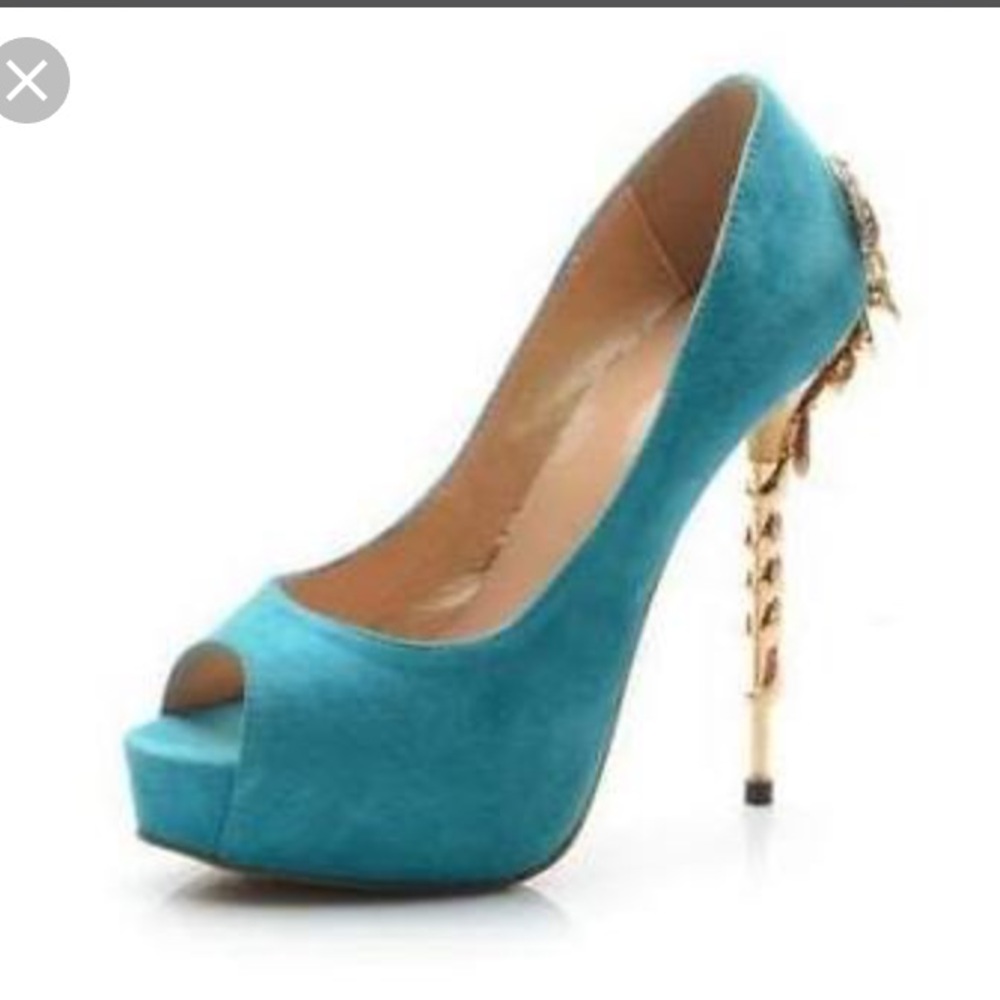 ISO!! These scorpion heels !!! Please!!!