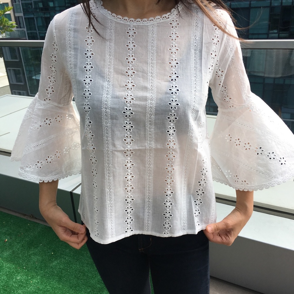 NWT white eyelet flared sleeve top - gorgeous