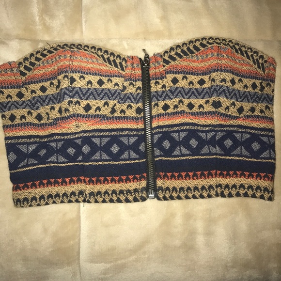 Crop top - Picture 1 of 2