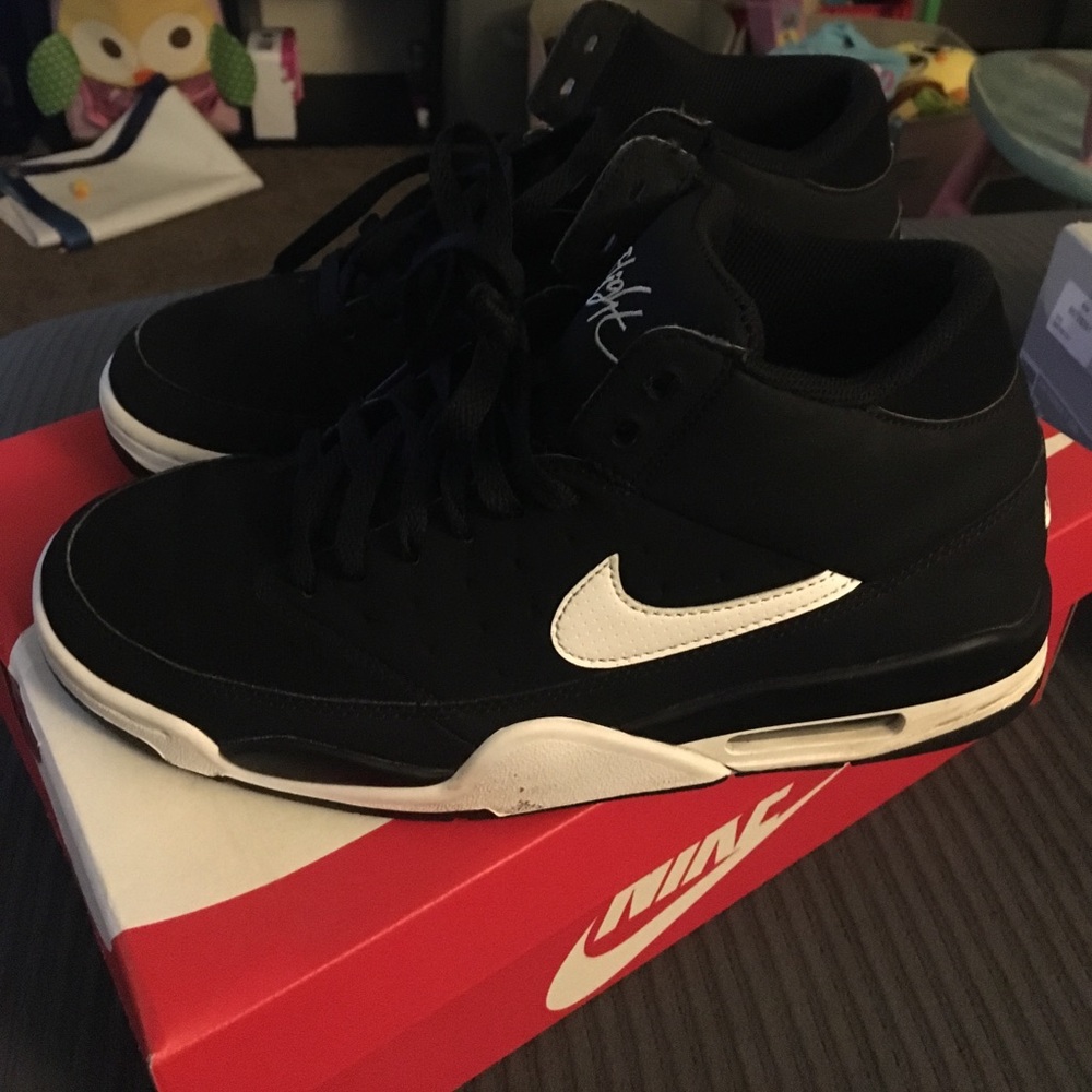 Nike Air Flight Classics/8 ~ like new condition