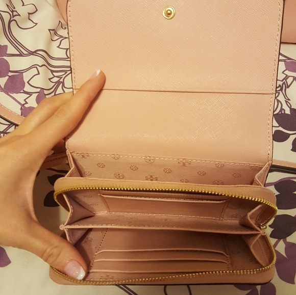 Tory burch double zip robinson, wallet, & keychain - Picture 3 of 5