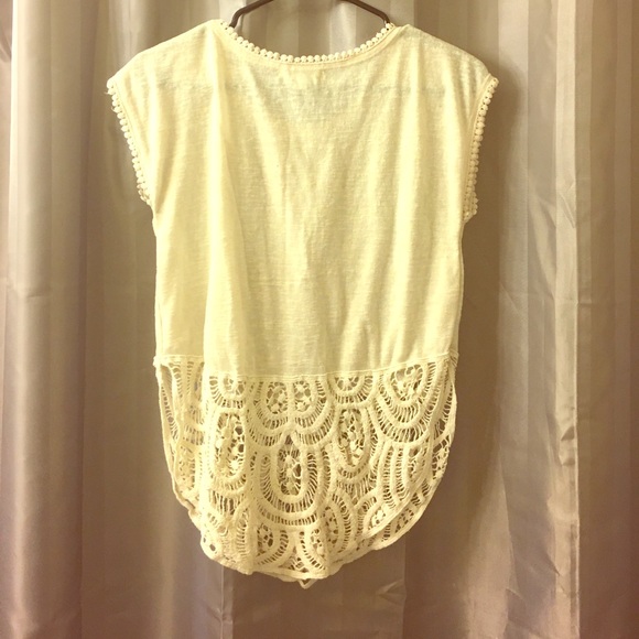 Cream festival shirt with lace trim - Picture 5 of 7